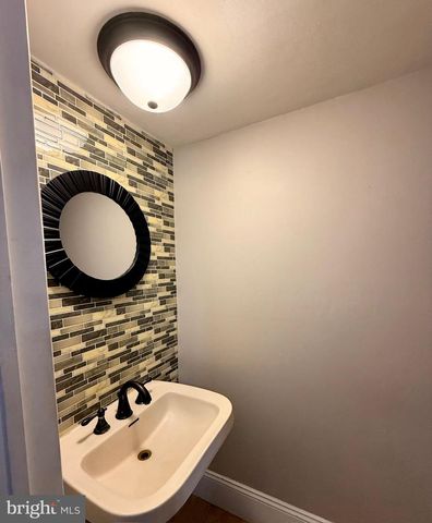 19 CONGRESS CT, Quakertown, PA 18951