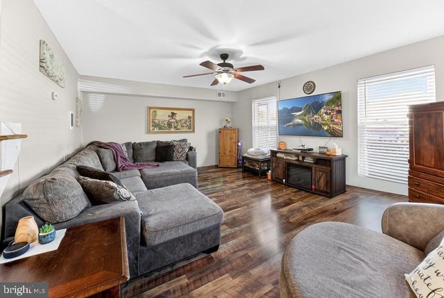 19 CONGRESS CT, Quakertown, PA 18951