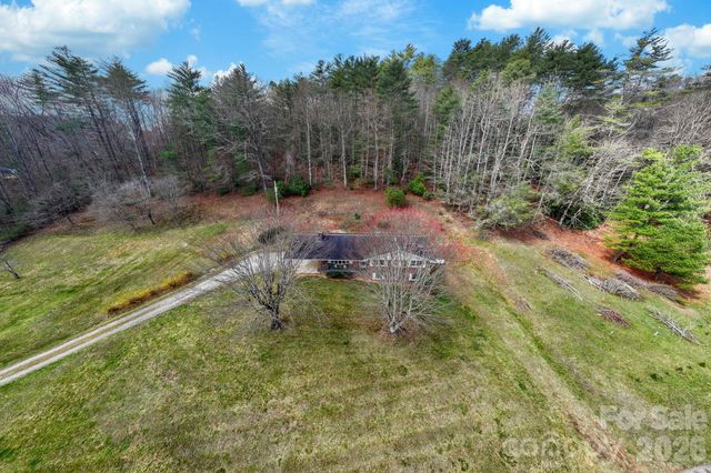 93 Lusitano Drive, Lake Toxaway, NC 28747