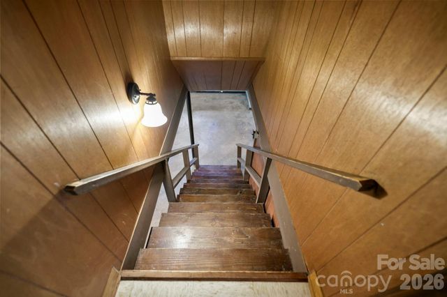 93 Lusitano Drive, Lake Toxaway, NC 28747