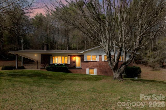 93 Lusitano Drive, Lake Toxaway, NC 28747