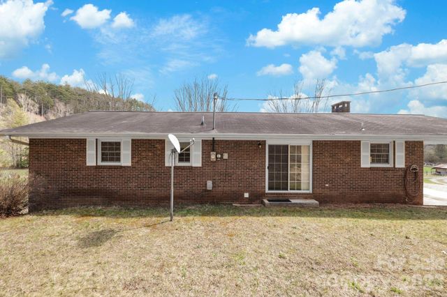 93 Lusitano Drive, Lake Toxaway, NC 28747