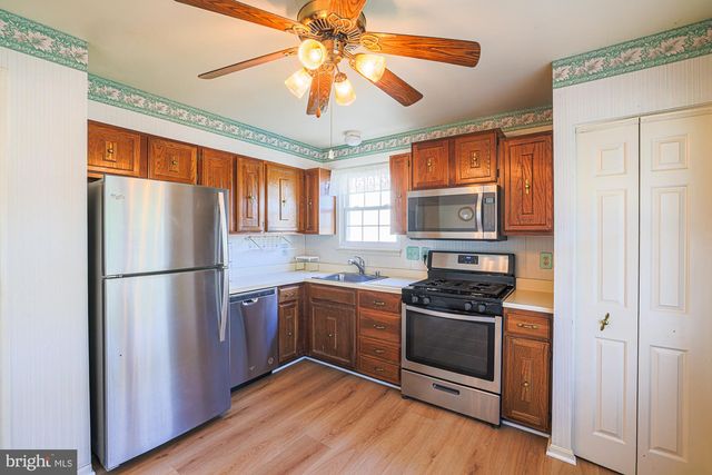 8913 LENNINGS LN, Baltimore, MD 21237