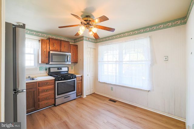 8913 LENNINGS LN, Baltimore, MD 21237