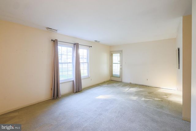 8913 LENNINGS LN, Baltimore, MD 21237