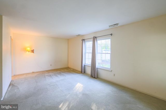 8913 LENNINGS LN, Baltimore, MD 21237