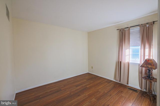 8913 LENNINGS LN, Baltimore, MD 21237