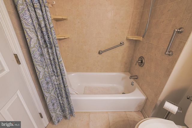 8913 LENNINGS LN, Baltimore, MD 21237