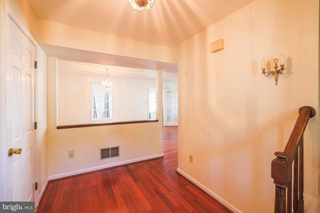 8913 LENNINGS LN, Baltimore, MD 21237