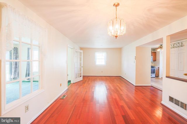 8913 LENNINGS LN, Baltimore, MD 21237