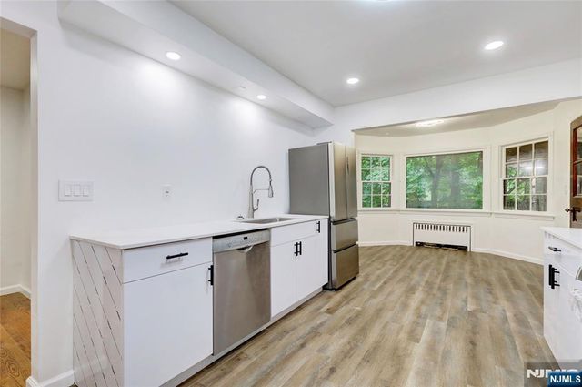 4-21 Saddle River, Fair Lawn, NJ 07410