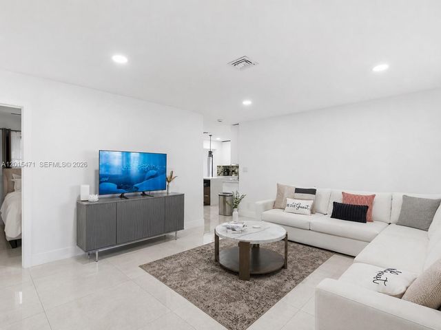 400 NW 30th Ct, Wilton Manors, FL 33311