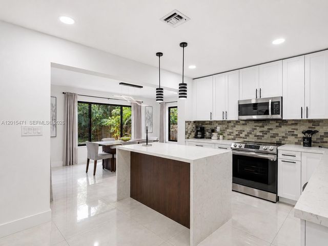 400 NW 30th Ct, Wilton Manors, FL 33311