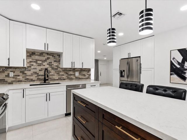400 NW 30th Ct, Wilton Manors, FL 33311
