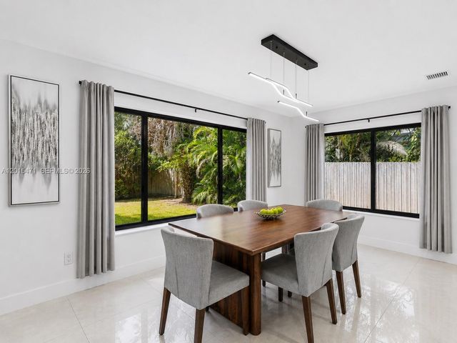 400 NW 30th Ct, Wilton Manors, FL 33311