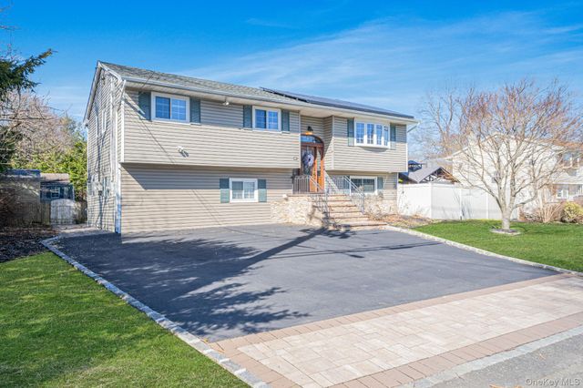 25 Verleye Avenue, East Northport, NY 11731