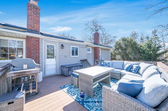 25 Verleye Avenue, East Northport, NY 11731