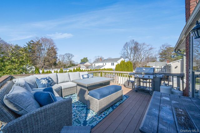25 Verleye Avenue, East Northport, NY 11731