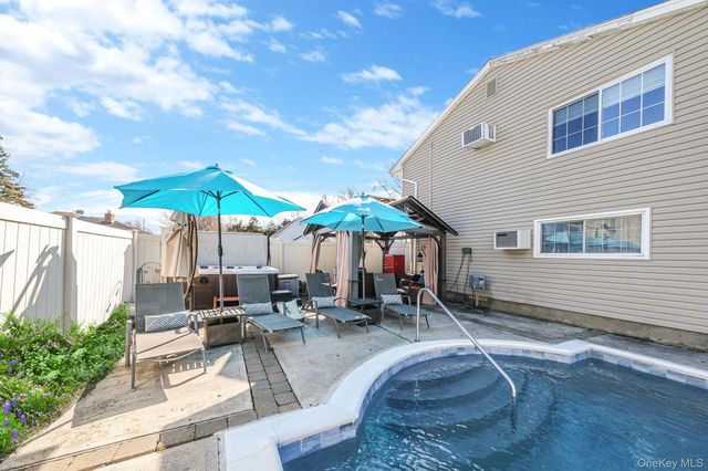 25 Verleye Avenue, East Northport, NY 11731