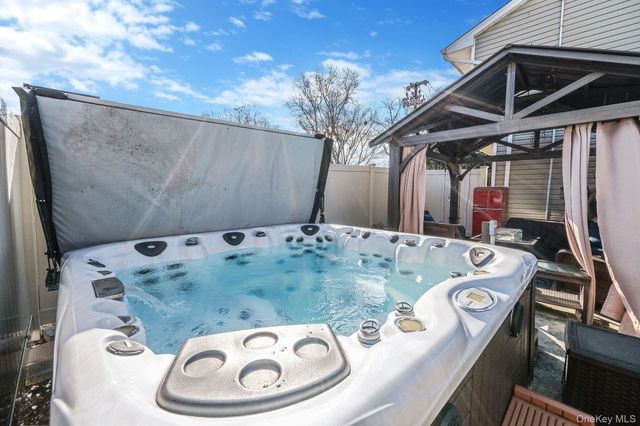 25 Verleye Avenue, East Northport, NY 11731