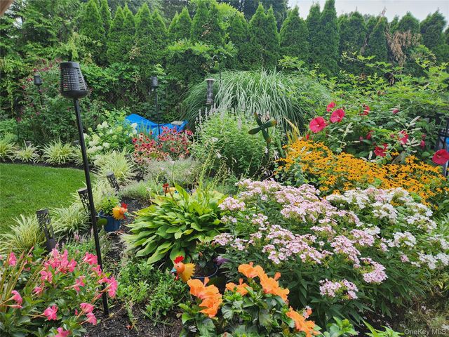 25 Verleye Avenue, East Northport, NY 11731