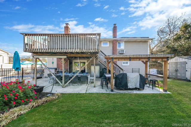 25 Verleye Avenue, East Northport, NY 11731