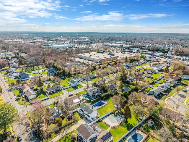 25 Verleye Avenue, East Northport, NY 11731