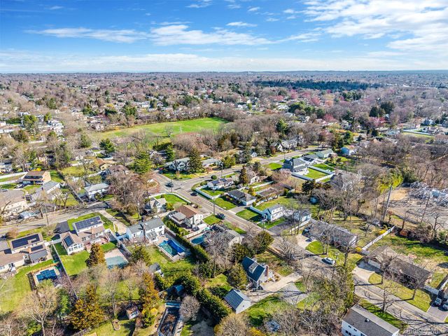 25 Verleye Avenue, East Northport, NY 11731