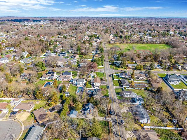 25 Verleye Avenue, East Northport, NY 11731