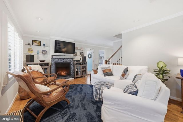 415 S JEFFERSON ST, Arlington, VA 22204