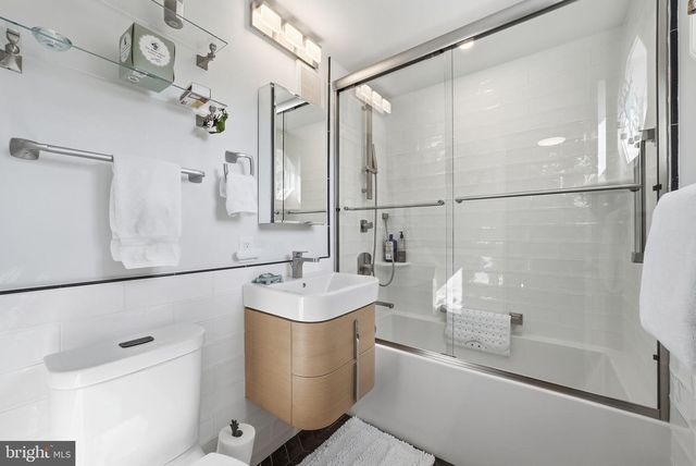 415 S JEFFERSON ST, Arlington, VA 22204