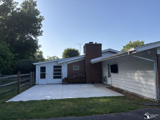 3265 Edgevale Drive, Lambertville, MI 48144