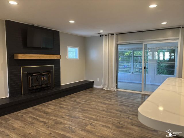 3265 Edgevale Drive, Lambertville, MI 48144