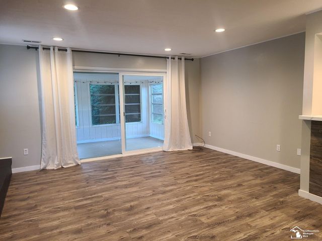 3265 Edgevale Drive, Lambertville, MI 48144