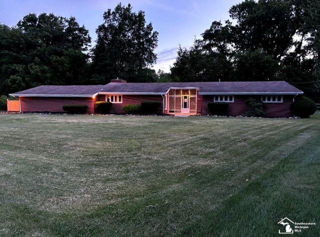 3265 Edgevale Drive, Lambertville, MI 48144