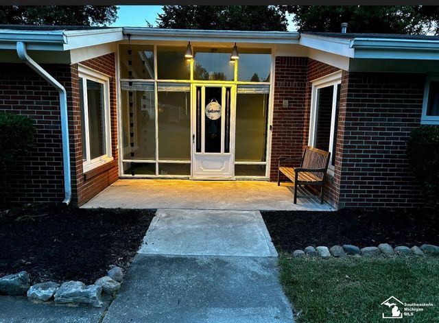 3265 Edgevale Drive, Lambertville, MI 48144