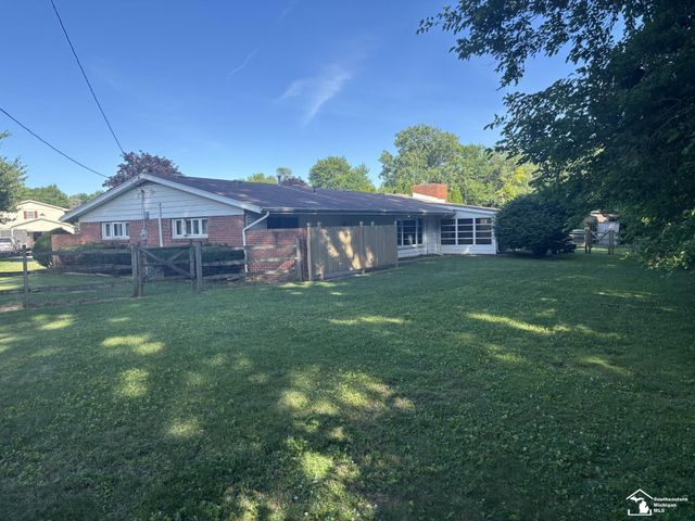 3265 Edgevale Drive, Lambertville, MI 48144