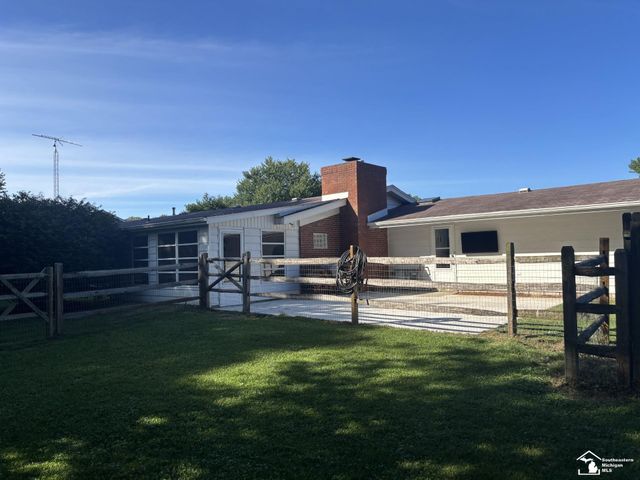 3265 Edgevale Drive, Lambertville, MI 48144