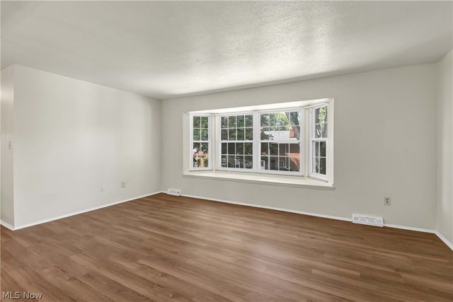 2948 Pease Drive A204, Rocky River, OH 44116