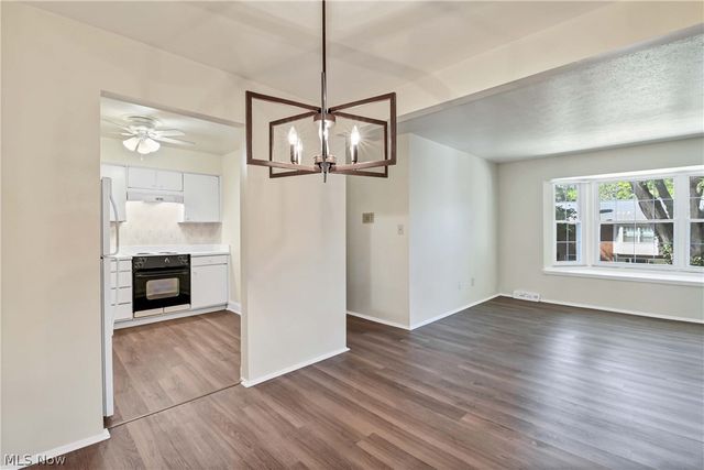 2948 Pease Drive A204, Rocky River, OH 44116