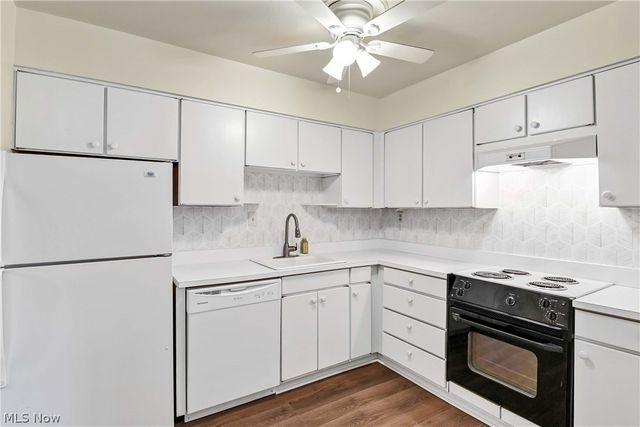 2948 Pease Drive A204, Rocky River, OH 44116