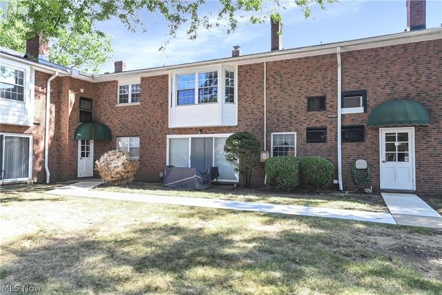 2948 Pease Drive A204, Rocky River, OH 44116