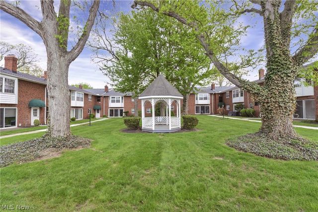 2948 Pease Drive A204, Rocky River, OH 44116