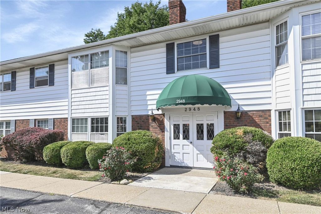 2948 Pease Drive A204, Rocky River, OH 44116