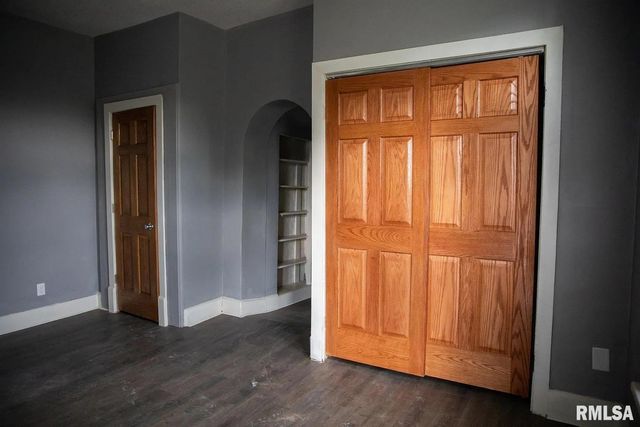 430 E 7TH Street, Davenport, IA 52803