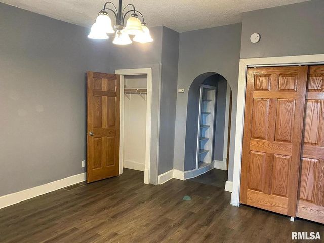 430 E 7TH Street, Davenport, IA 52803