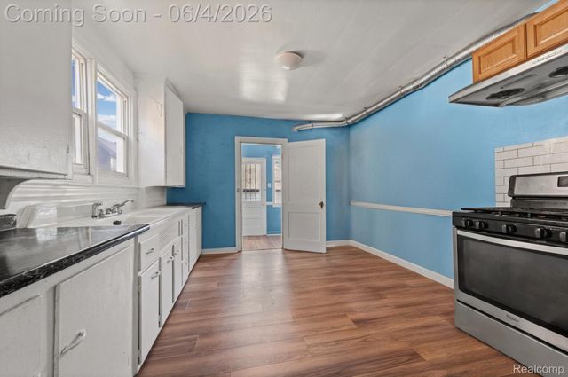 1928 Yemans Street, Hamtramck, MI 48212