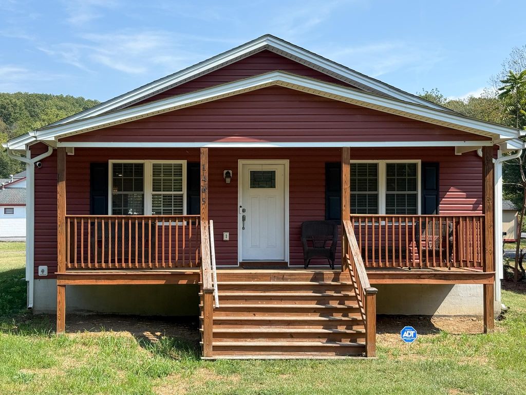 1465 10TH ST, Waynesboro, VA 22908