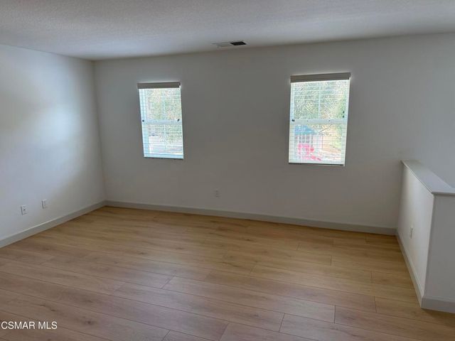 600 Clearwater Creek Drive, Newbury Park, CA 91320