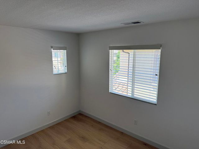 600 Clearwater Creek Drive, Newbury Park, CA 91320